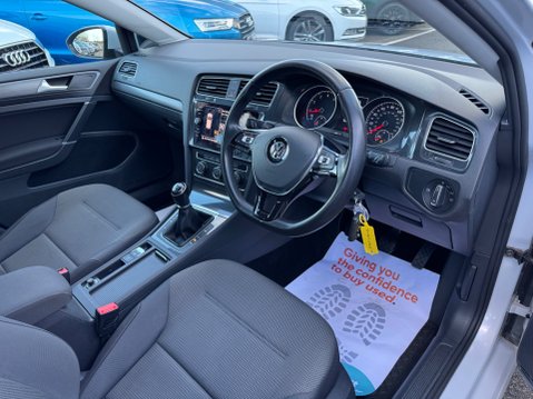 Volkswagen Golf SE NAVIGATION TSI EVO 25