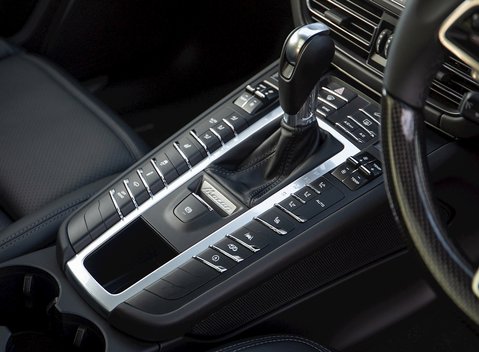 Porsche Macan Turbo 21