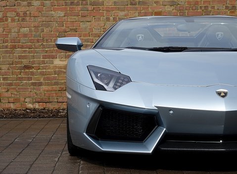 Lamborghini Aventador LP 700-4 Roadster 26