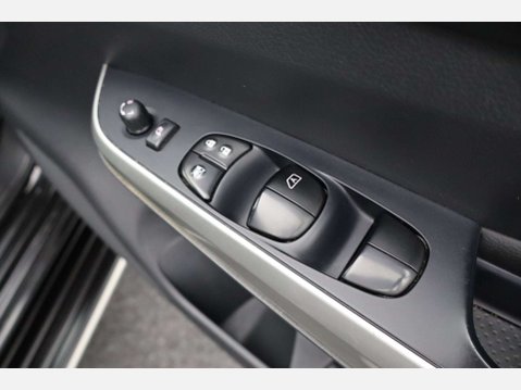 Nissan Navara 2.3 Navara Tekna dCi Auto 4WD 5dr 22