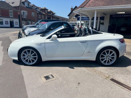 Alfa Romeo Spider 2.2 JTS Limited Edition 2dr 6