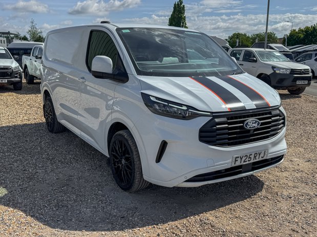 Ford Transit Custom SWB L1H1 Low Roof Limited 280 Air Con Alloys Cam Sensors EURO 6 4