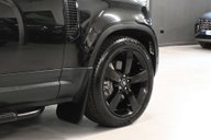 Land Rover Defender 3.0 Defender HSE D MHEV Auto 4WD 5dr 16