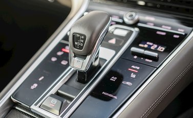 Porsche Panamera Turbo S E-Hybrid Executive 25