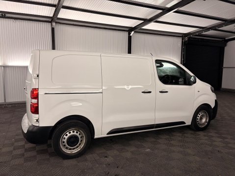 Peugeot Expert 2.0 BlueHDi 1400 Professional Standard Panel Van MWB Euro 6 (s/s) 6dr 42