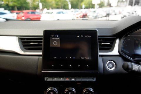 Renault Captur TECHNO E-TECH 24