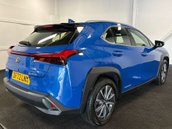 Lexus Ux 300E 5