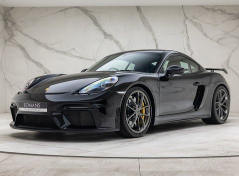Porsche Cayman GT4 (718) 1