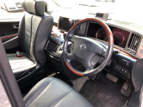 Nissan Elgrand 3.5 V6 Automatic Highway Star 4 berth Camper van with pop up roof 57000m 7