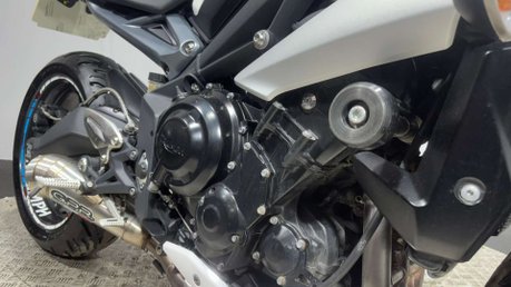 Triumph Street Triple 2016 66 plate 13k new MOT serviced quickshifter and exhaust 42