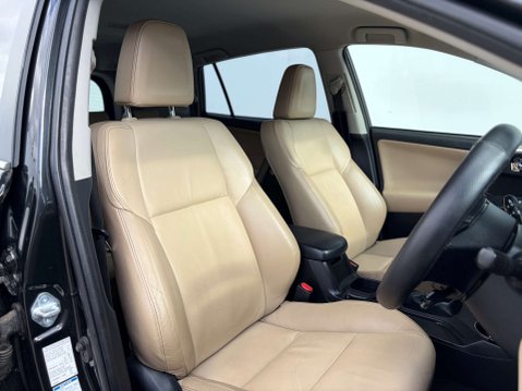 Toyota Rav4 2.2 RAV4 Invincible D-4D 4WD 5dr 17
