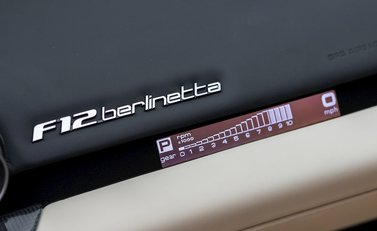 Ferrari F12 Berlinetta 18