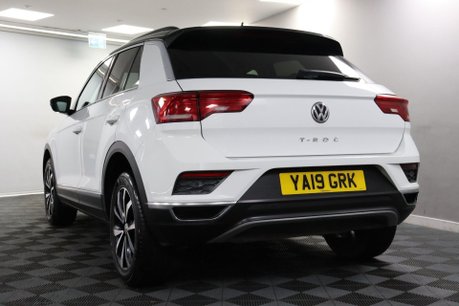Volkswagen T-Roc DESIGN TSI 29
