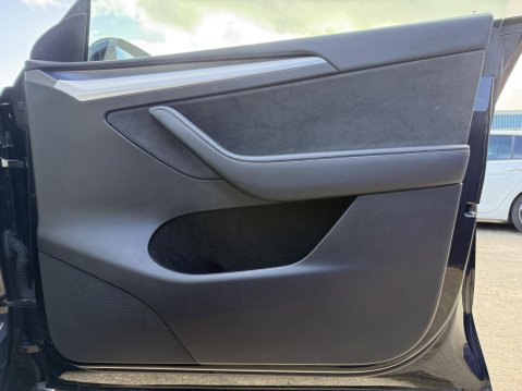 Tesla Model Y (Dual Motor) Long Range SUV 5dr Electric Auto 4WDE (384 bhp) 31