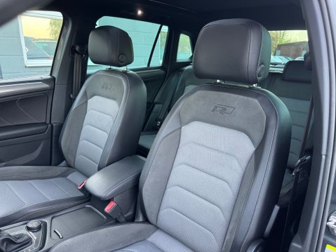 Volkswagen Tiguan 2.0 TDI R-Line SUV 5dr Diesel DSG 4Motion Euro 6 (s/s) (190 ps) 29