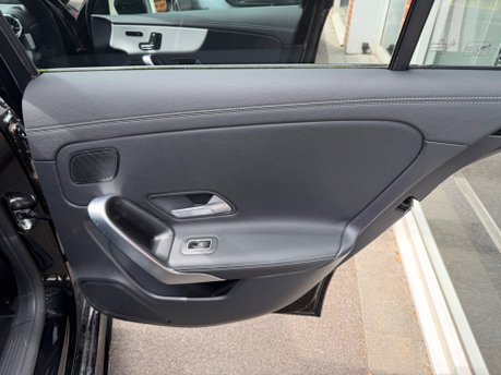Mercedes-Benz A Class AMG A 35 4MATIC PREMIUM PLUS MHEV 46