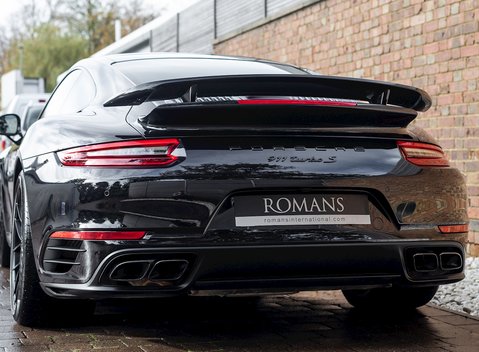 Porsche 911 (991.2) Turbo S 24