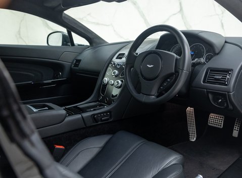 Aston Martin V12 Vantage S 13