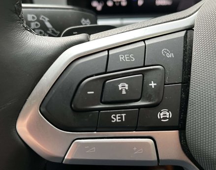 Volkswagen T-Roc 1.5 T-Roc Match TSI S-A 5dr 61