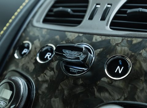 Aston Martin Vanquish S 20