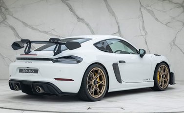 Porsche Cayman GT4 RS (718) 3