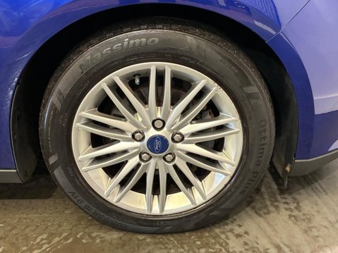 Ford Focus 1.0T EcoBoost Zetec Edition Euro 6 (s/s) 5dr 32