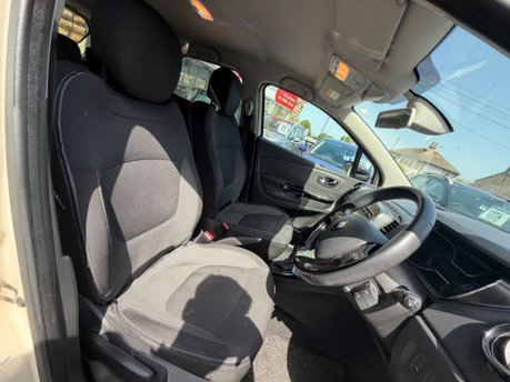 Renault Captur DYNAMIQUE S MEDIANAV TCE EDC 10