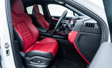 Porsche Cayenne V6 E-HYBRID Coupe 15