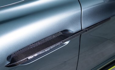 Aston Martin Rapide AMR V12 37