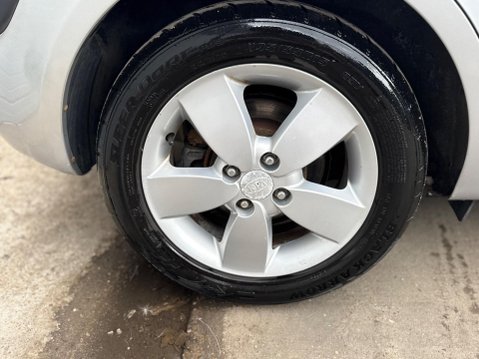Kia Rio 1.4 LS 5dr 21