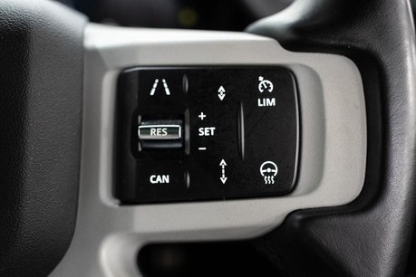 Land Rover Defender 3.0 D250 MHEV XS Edition SUV 5dr Diesel Auto 4WD Euro 6 (s/s) (250 ps) 6