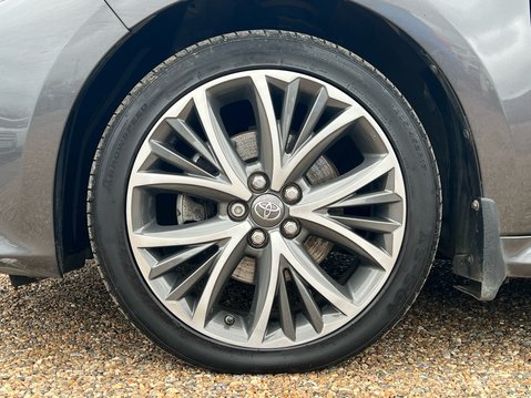 Toyota Yaris EXCEL FHEV 4