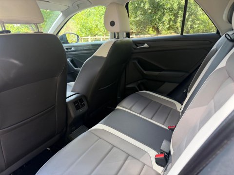 Volkswagen T-Roc 1.5 TSI EVO SEL Euro 6 (s/s) 5dr 25