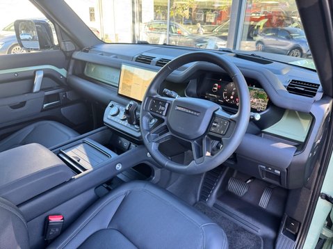 Land Rover Defender 75TH LIMITED EDITION 12