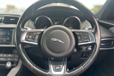 Jaguar F-Pace 2.0 D180 R-Sport SUV 5dr Diesel Auto AWD Euro 6 (s/s) (180 ps) 28