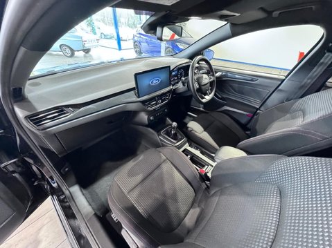 Ford Focus 1.0T EcoBoost ST-Line Euro 6 (s/s) 5dr 22
