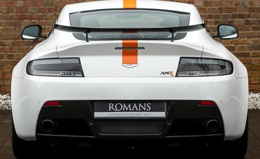 Aston Martin V12 Vantage AMR 5