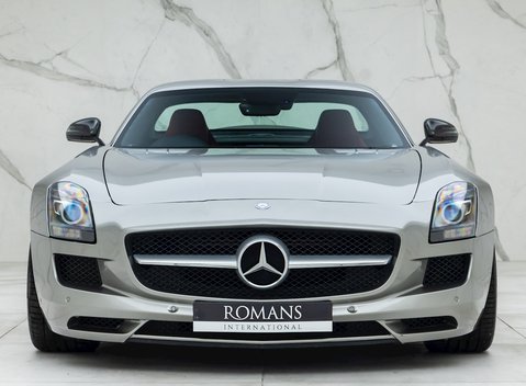 Mercedes-Benz SLS AMG 4