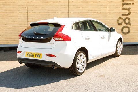 Volvo V40 D3 INSCRIPTION 2