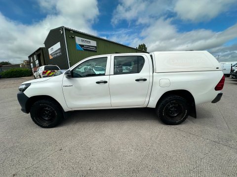 Toyota Hilux ACTIVE 4WD D-4D DCB 9