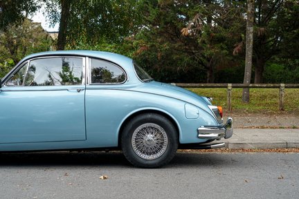 Jaguar Mark II Fixed Head Coupé 11
