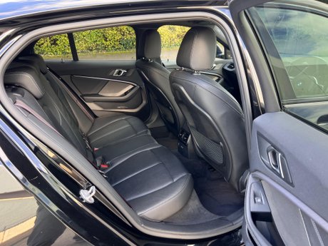 BMW 1 Series 1.5 118i M Sport (LCP) Hatchback 5dr Petrol DCT Euro 6 (s/s) (136 ps) 32