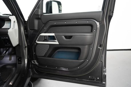 Land Rover Defender 2.0 P400e 15.4kWh X-Dynamic HSE SUV 5dr Petrol Plug-in Hybrid Auto 4WD Euro 21