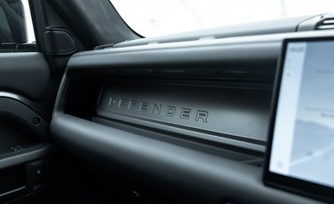 Land Rover Defender OCTA EDITION ONE 29