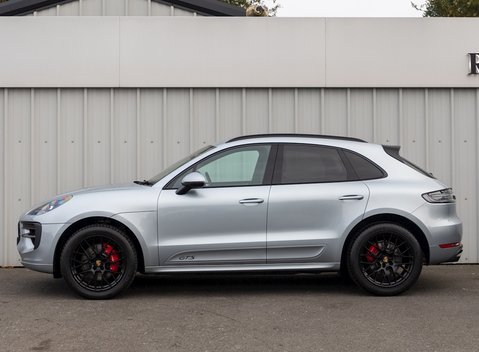 Porsche Macan GTS 2