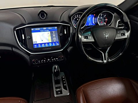 Maserati Ghibli DV6 14