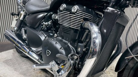 Triumph Thunderbird STORM 2012 21K LONG MOT BIG CC CRUISER TWIN 1700CC 19