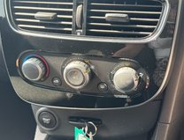 Renault Clio 0.9 TCe Iconic Hatchback 5dr Petrol Manual Euro 6 (s/s) (90 ps) 22