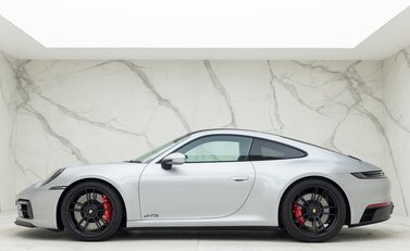 Porsche 911 (992) Carrera GTS 2