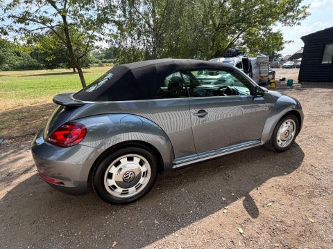 Volkswagen Beetle DESIGN TSI BLUEMOTION TECHNOLOGY DSG 26